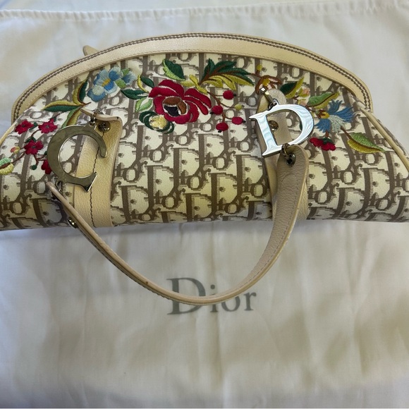 Christian Dior Embroidered Floral Trotter Canvas Handbag - Picture 4 of 16